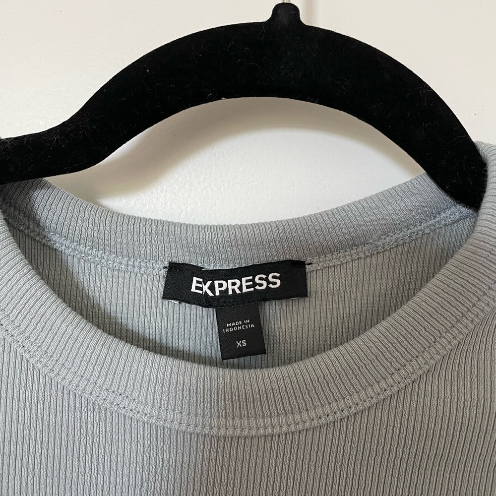 Express Ribbed Ruffle Top - Picture 4 of 4